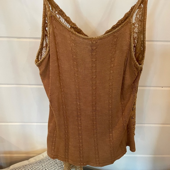 Gimmicks Tank - Picture 3 of 3